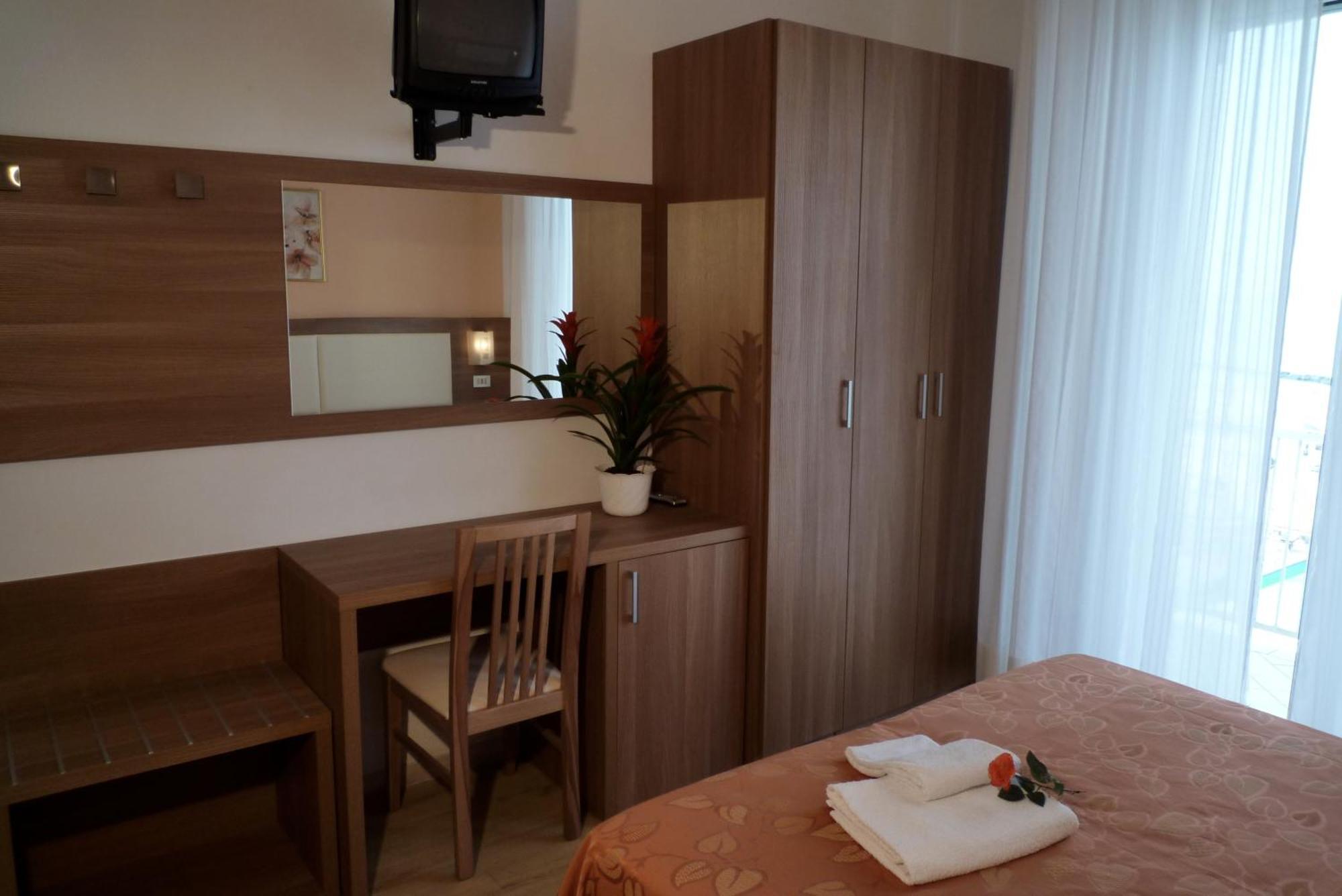 Hotel Sara Rimini Dış mekan fotoğraf