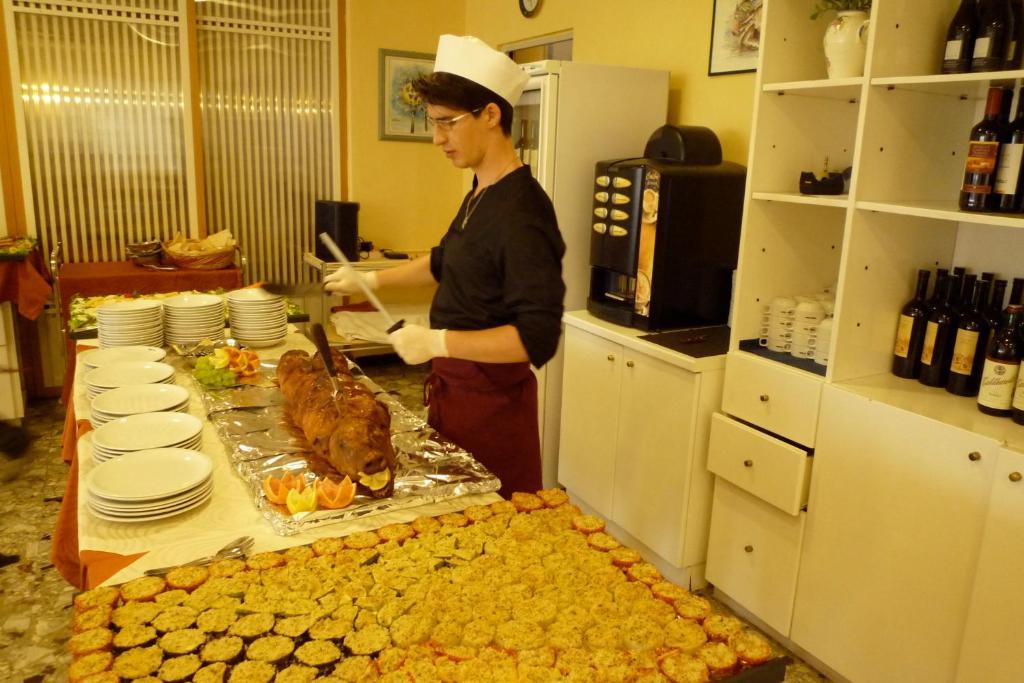 Hotel Sara Rimini Dış mekan fotoğraf